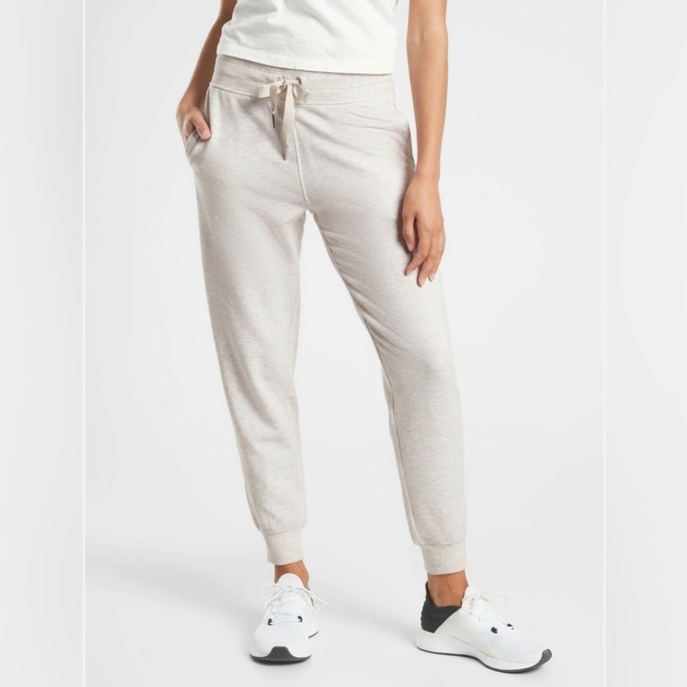 Athleta Balance Jogger Pant, Toasted Brown Heather SIZE Medium Petite